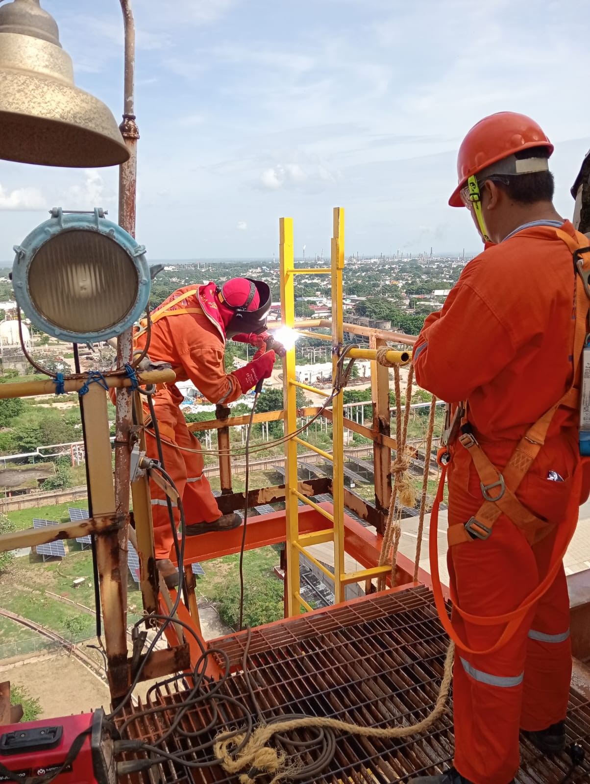 Instalación de escaleras marinas