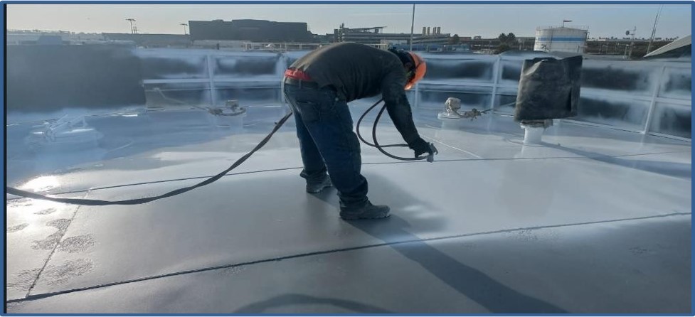 Aplicación de pintura a tanques de almacenamiento