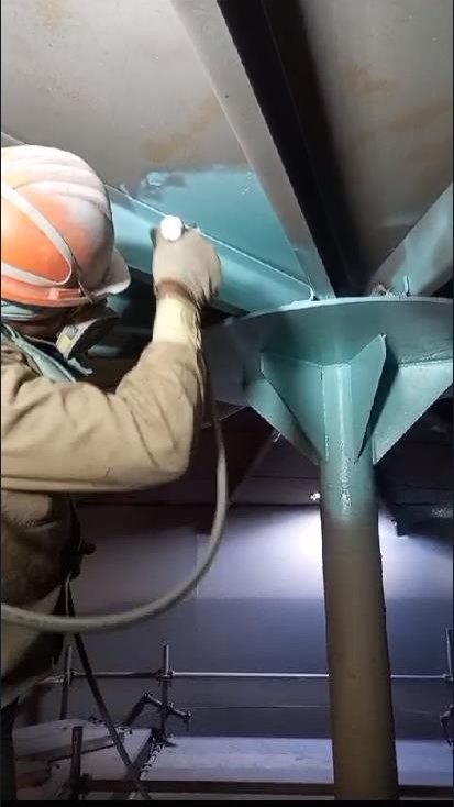 Aplicación de recubrimiento interior tanque de almacenamiento